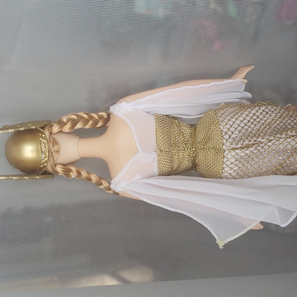 Dolls of the world Princess of the Vikings barbie doll - Picture 5 of 6
